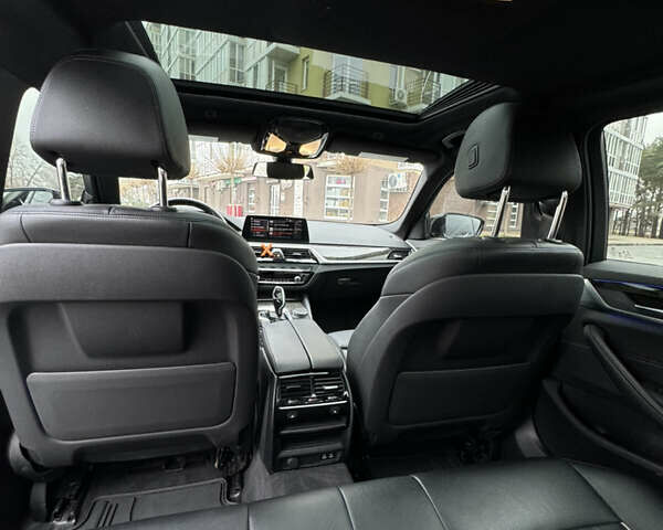 Белый БМВ 5 Серия, объемом двигателя 2 л и пробегом 115 тыс. км за 30000 $, фото 39 на Automoto.ua