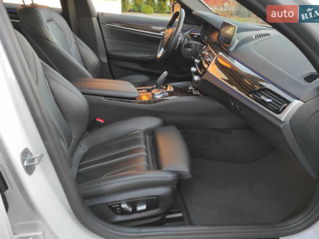 Белый БМВ 5 Серия, объемом двигателя 2 л и пробегом 68 тыс. км за 8900 $, фото 4 на Automoto.ua