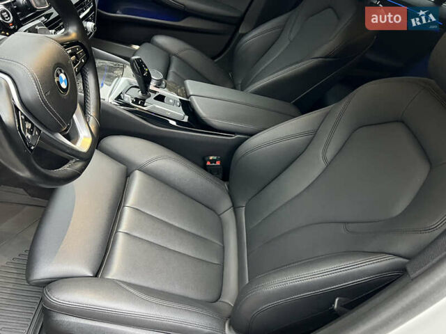 Білий БМВ 5 Серія, об'ємом двигуна 2 л та пробігом 122 тис. км за 29300 $, фото 19 на Automoto.ua