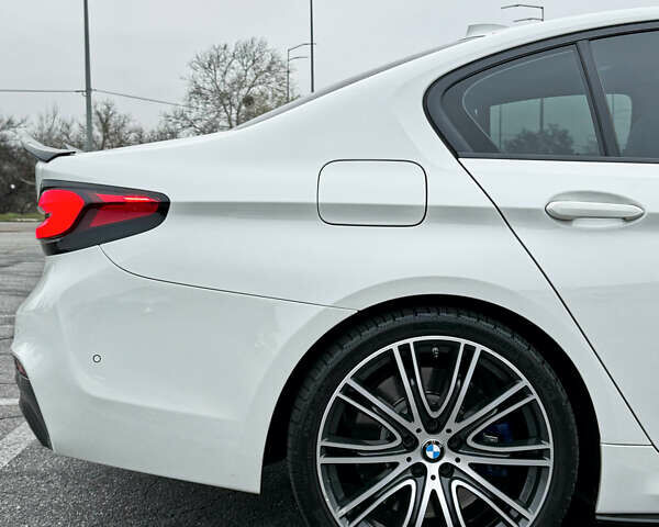 Белый БМВ 5 Серия, объемом двигателя 3 л и пробегом 92 тыс. км за 43800 $, фото 6 на Automoto.ua