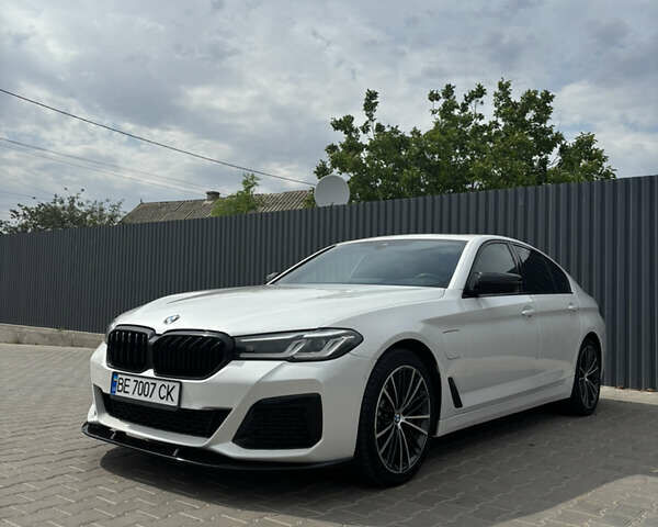 Білий БМВ 5 Серія, об'ємом двигуна 2 л та пробігом 99 тис. км за 36000 $, фото 7 на Automoto.ua