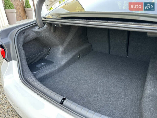 БМВ 5 Серия 2020 в Ивано-Франковске на Automoto.ua Белый БМВ 5 Серия, объемом двигателя 2 л и пробегом 174 тыс. км за 36750 $, фото 75 на Automoto.ua