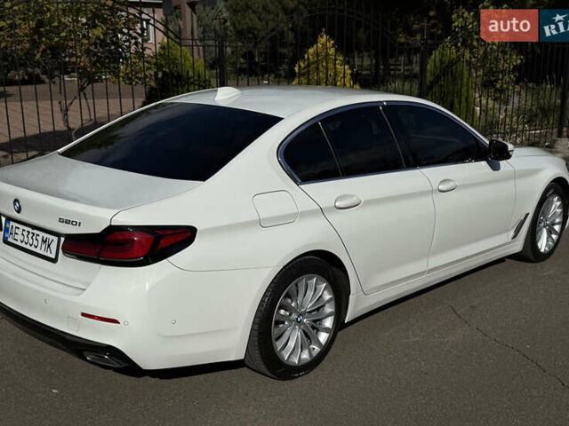 Белый БМВ 5 Серия, объемом двигателя 2 л и пробегом 70 тыс. км за 35500 $, фото 5 на Automoto.ua