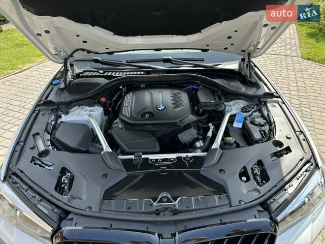 Белый БМВ 5 Серия, объемом двигателя 2 л и пробегом 175 тыс. км за 38500 $, фото 79 на Automoto.ua