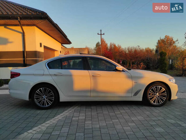 Белый БМВ 5 Серия, объемом двигателя 3 л и пробегом 71 тыс. км за 39000 $, фото 3 на Automoto.ua