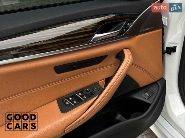 Білий БМВ 5 Серія, об'ємом двигуна 2 л та пробігом 67 тис. км за 33000 $, фото 20 на Automoto.ua