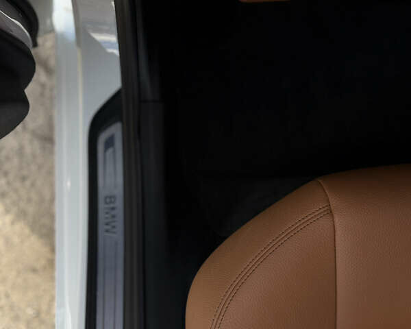 Белый БМВ 5 Серия, объемом двигателя 2 л и пробегом 70 тыс. км за 35500 $, фото 6 на Automoto.ua