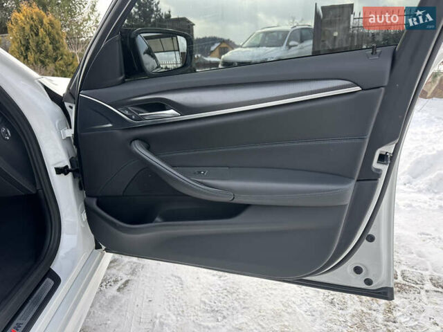 Белый БМВ 5 Серия, объемом двигателя 2 л и пробегом 175 тыс. км за 37650 $, фото 42 на Automoto.ua