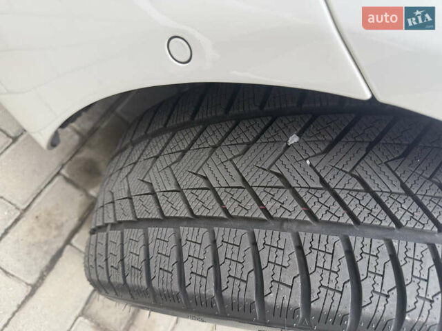 Белый БМВ 5 Серия, объемом двигателя 3 л и пробегом 85 тыс. км за 30000 $, фото 19 на Automoto.ua