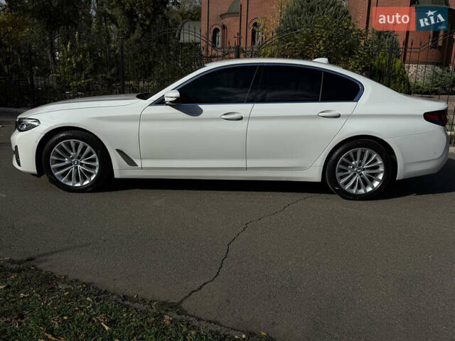 Белый БМВ 5 Серия, объемом двигателя 2 л и пробегом 70 тыс. км за 35500 $, фото 1 на Automoto.ua