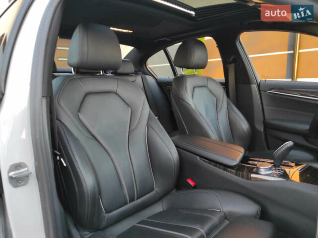 Белый БМВ 5 Серия, объемом двигателя 3 л и пробегом 71 тыс. км за 39000 $, фото 9 на Automoto.ua