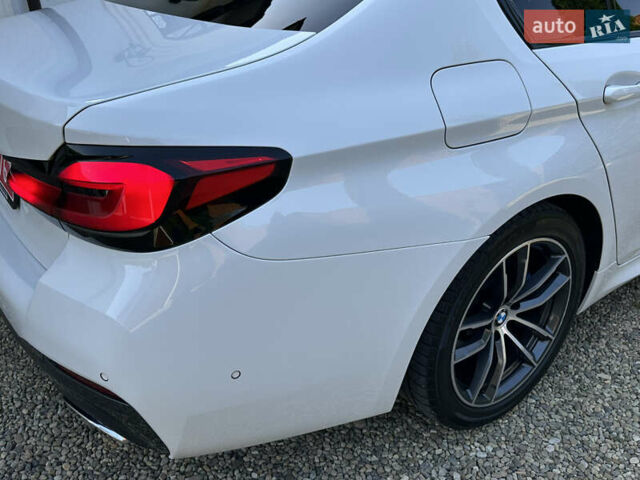 БМВ 5 Серия 2020 в Ивано-Франковске на Automoto.ua Белый БМВ 5 Серия, объемом двигателя 2 л и пробегом 174 тыс. км за 36750 $, фото 26 на Automoto.ua