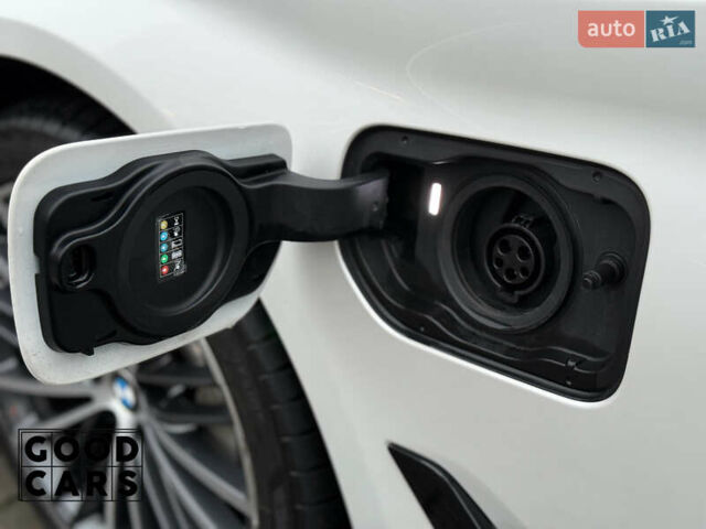 Белый БМВ 5 Серия, объемом двигателя 2 л и пробегом 105 тыс. км за 37000 $, фото 13 на Automoto.ua