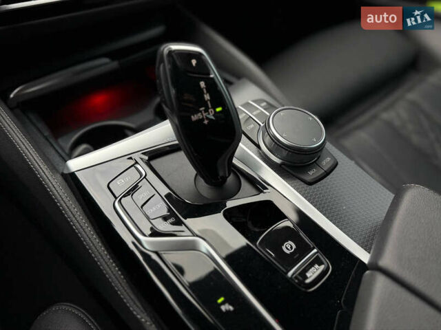 Белый БМВ 5 Серия, объемом двигателя 3 л и пробегом 133 тыс. км за 46000 $, фото 15 на Automoto.ua