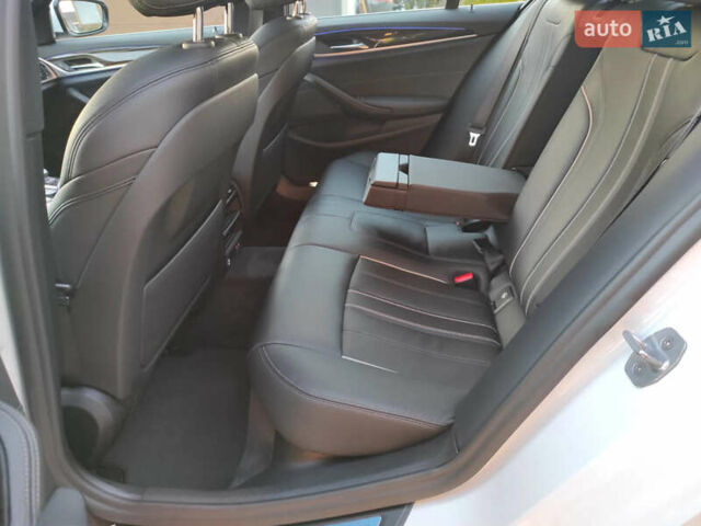 Белый БМВ 5 Серия, объемом двигателя 3 л и пробегом 71 тыс. км за 39000 $, фото 10 на Automoto.ua