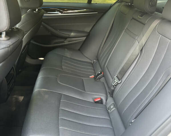 Білий БМВ 5 Серія, об'ємом двигуна 2 л та пробігом 99 тис. км за 36000 $, фото 20 на Automoto.ua