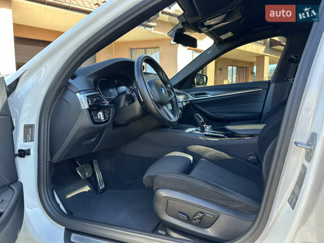 Белый БМВ 5 Серия, объемом двигателя 2 л и пробегом 175 тыс. км за 38500 $, фото 42 на Automoto.ua