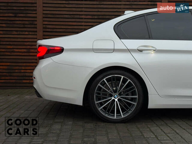 Белый БМВ 5 Серия, объемом двигателя 2 л и пробегом 105 тыс. км за 37000 $, фото 12 на Automoto.ua