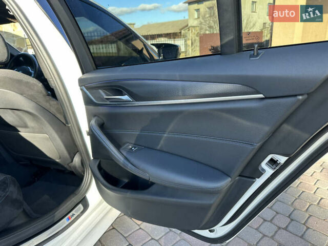 Белый БМВ 5 Серия, объемом двигателя 2 л и пробегом 175 тыс. км за 38500 $, фото 64 на Automoto.ua