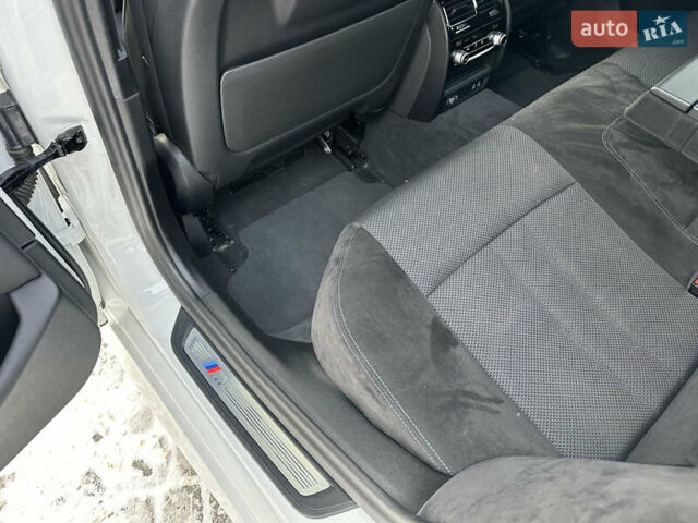 Белый БМВ 5 Серия, объемом двигателя 2 л и пробегом 175 тыс. км за 37650 $, фото 50 на Automoto.ua