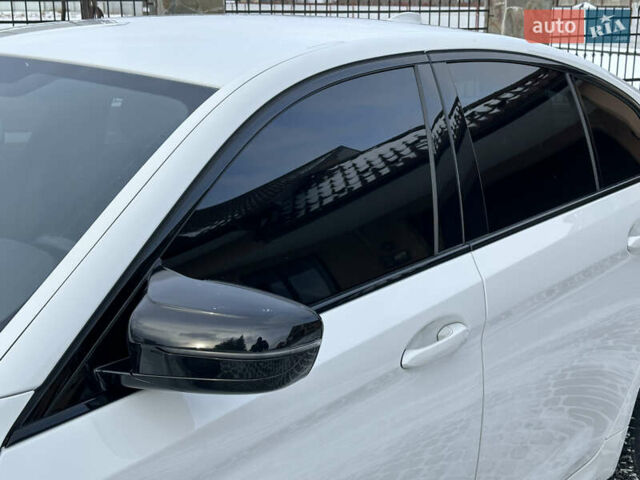 Белый БМВ 5 Серия, объемом двигателя 2 л и пробегом 175 тыс. км за 37650 $, фото 29 на Automoto.ua