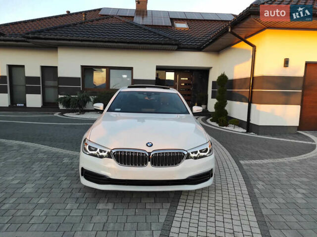 Белый БМВ 5 Серия, объемом двигателя 3 л и пробегом 71 тыс. км за 39000 $, фото 1 на Automoto.ua