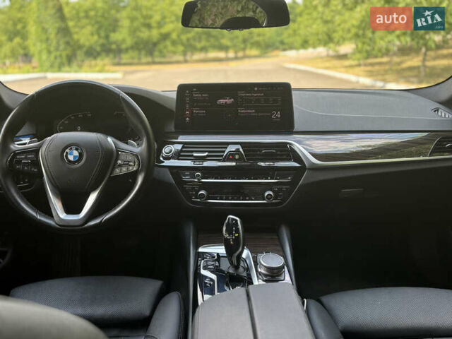 Білий БМВ 5 Серія, об'ємом двигуна 2 л та пробігом 99 тис. км за 36000 $, фото 17 на Automoto.ua