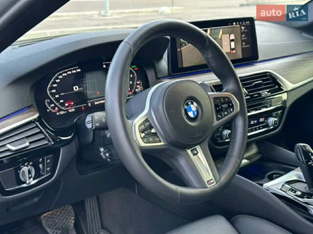 Білий БМВ 5 Серія, об'ємом двигуна 3 л та пробігом 77 тис. км за 35000 $, фото 5 на Automoto.ua