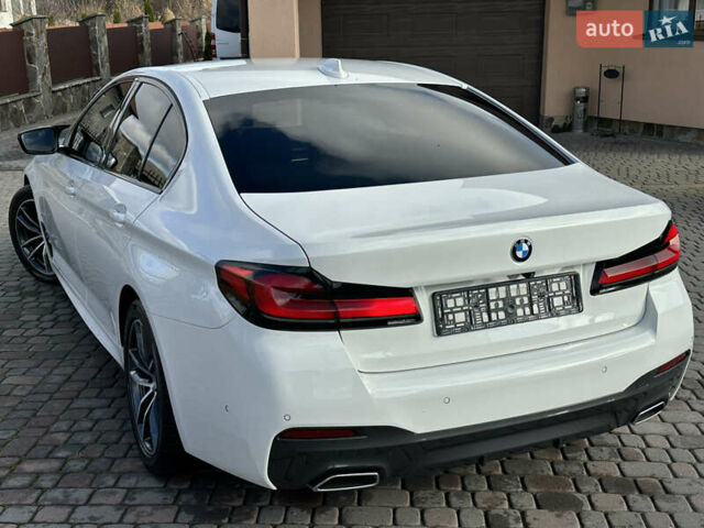 Белый БМВ 5 Серия, объемом двигателя 2 л и пробегом 175 тыс. км за 38500 $, фото 6 на Automoto.ua