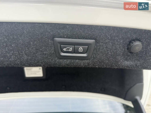 Белый БМВ 5 Серия, объемом двигателя 3 л и пробегом 85 тыс. км за 30000 $, фото 16 на Automoto.ua