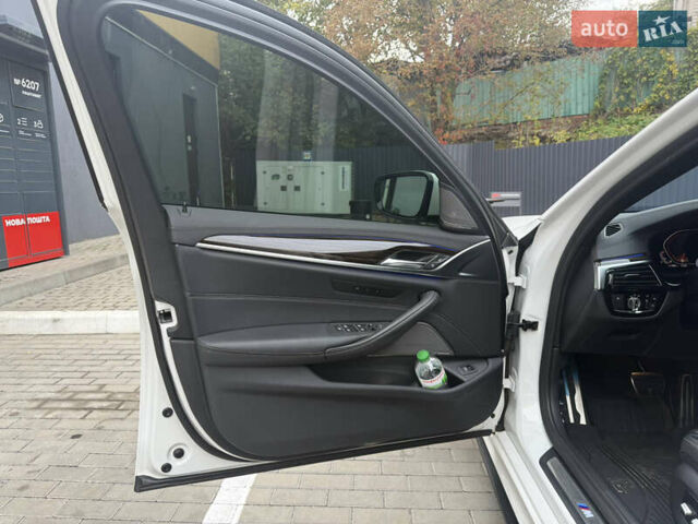 Белый БМВ 5 Серия, объемом двигателя 3 л и пробегом 85 тыс. км за 30000 $, фото 9 на Automoto.ua