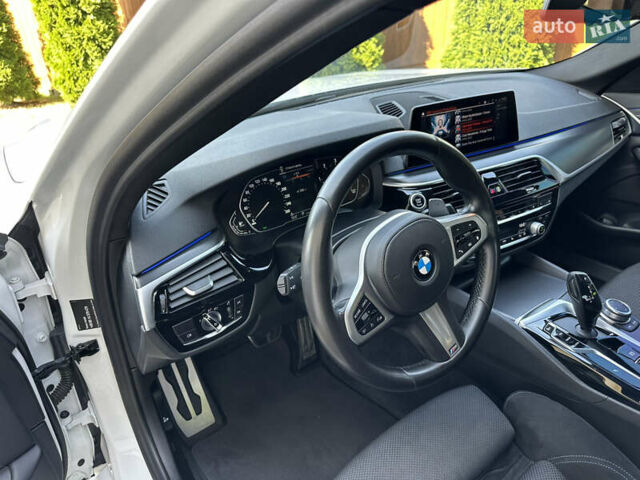 БМВ 5 Серия 2020 в Ивано-Франковске на Automoto.ua Белый БМВ 5 Серия, объемом двигателя 2 л и пробегом 174 тыс. км за 36750 $, фото 41 на Automoto.ua