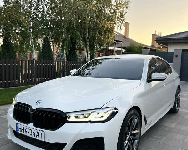 Белый БМВ 5 Серия, объемом двигателя 2 л и пробегом 65 тыс. км за 32500 $, фото 4 на Automoto.ua