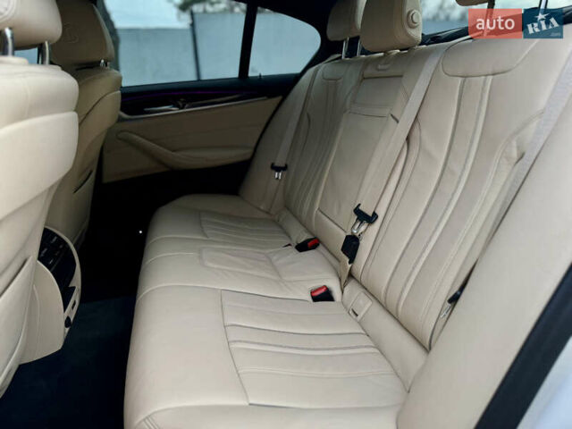 Білий БМВ 5 Серія, об'ємом двигуна 3 л та пробігом 111 тис. км за 39000 $, фото 8 на Automoto.ua