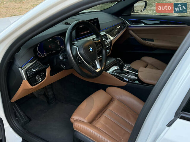 Белый БМВ 5 Серия, объемом двигателя 3 л и пробегом 81 тыс. км за 56500 $, фото 15 на Automoto.ua