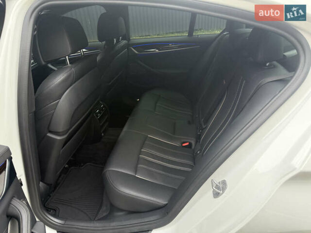 Белый БМВ 5 Серия, объемом двигателя 3 л и пробегом 85 тыс. км за 30000 $, фото 10 на Automoto.ua