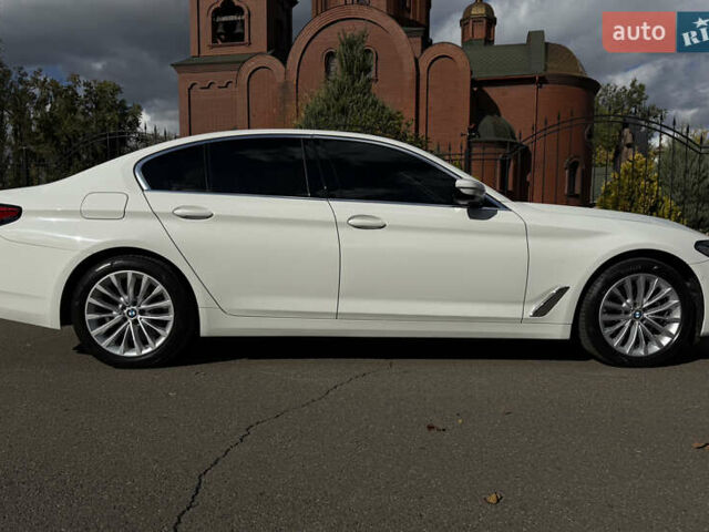 Белый БМВ 5 Серия, объемом двигателя 2 л и пробегом 70 тыс. км за 35500 $, фото 9 на Automoto.ua