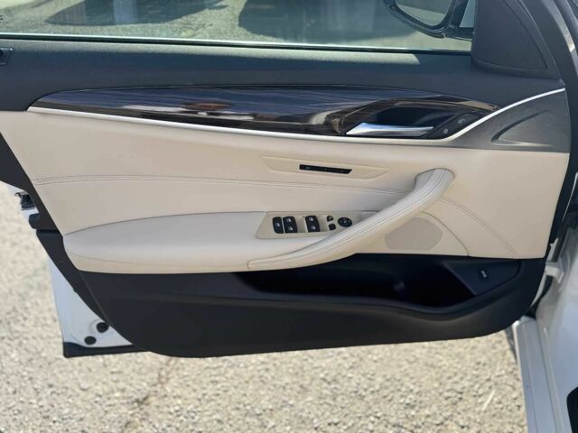 Белый БМВ 5 Серия, объемом двигателя 2 л и пробегом 40 тыс. км за 10000 $, фото 10 на Automoto.ua