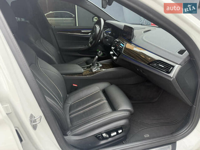 Белый БМВ 5 Серия, объемом двигателя 3 л и пробегом 85 тыс. км за 30000 $, фото 17 на Automoto.ua