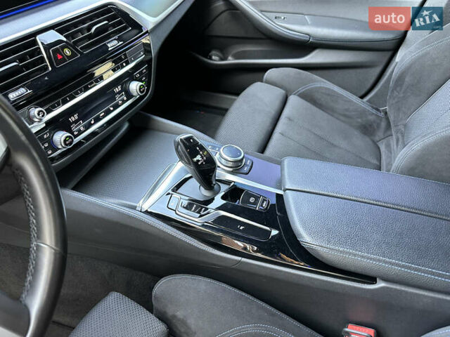 БМВ 5 Серия 2020 в Ивано-Франковске на Automoto.ua Белый БМВ 5 Серия, объемом двигателя 2 л и пробегом 174 тыс. км за 36750 $, фото 42 на Automoto.ua
