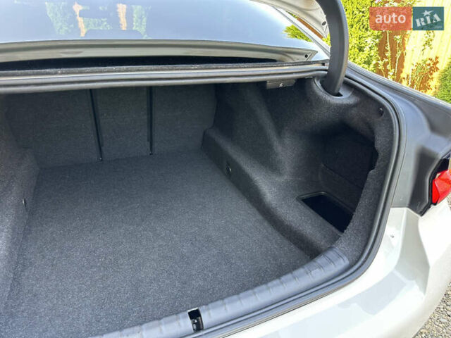 БМВ 5 Серия 2020 в Ивано-Франковске на Automoto.ua Белый БМВ 5 Серия, объемом двигателя 2 л и пробегом 174 тыс. км за 36750 $, фото 74 на Automoto.ua