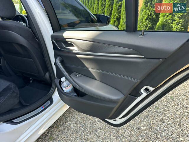 БМВ 5 Серия 2020 в Ивано-Франковске на Automoto.ua Белый БМВ 5 Серия, объемом двигателя 2 л и пробегом 174 тыс. км за 36750 $, фото 67 на Automoto.ua