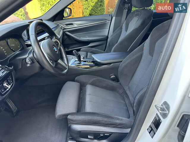 БМВ 5 Серия 2020 в Ивано-Франковске на Automoto.ua Белый БМВ 5 Серия, объемом двигателя 2 л и пробегом 174 тыс. км за 36750 $, фото 37 на Automoto.ua