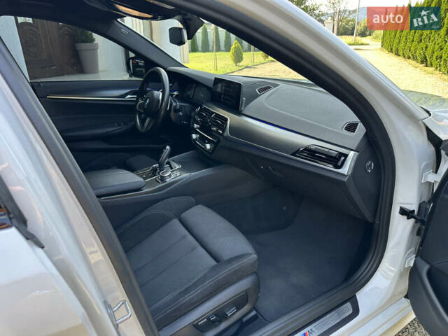 БМВ 5 Серия 2020 в Ивано-Франковске на Automoto.ua Белый БМВ 5 Серия, объемом двигателя 2 л и пробегом 174 тыс. км за 36750 $, фото 50 на Automoto.ua