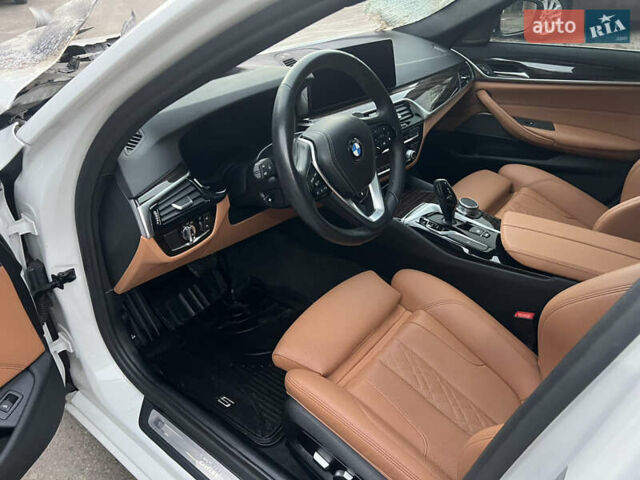 Белый БМВ 5 Серия, объемом двигателя 0 л и пробегом 64 тыс. км за 22000 $, фото 9 на Automoto.ua