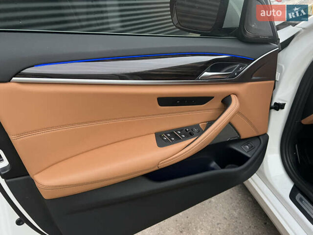 Белый БМВ 5 Серия, объемом двигателя 0 л и пробегом 64 тыс. км за 22000 $, фото 8 на Automoto.ua