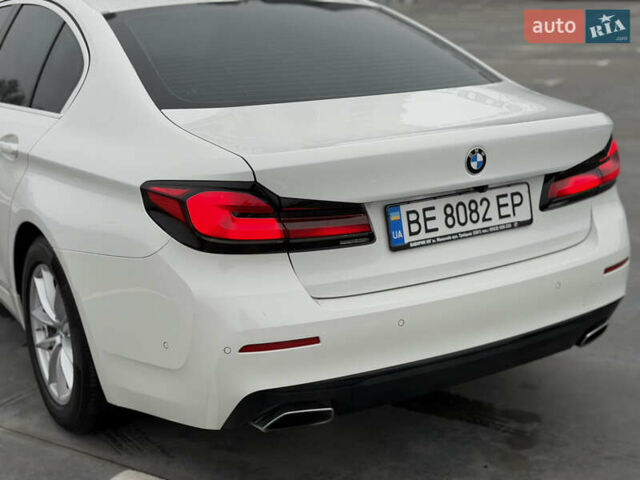 Белый БМВ 5 Серия, объемом двигателя 2 л и пробегом 43 тыс. км за 42800 $, фото 9 на Automoto.ua