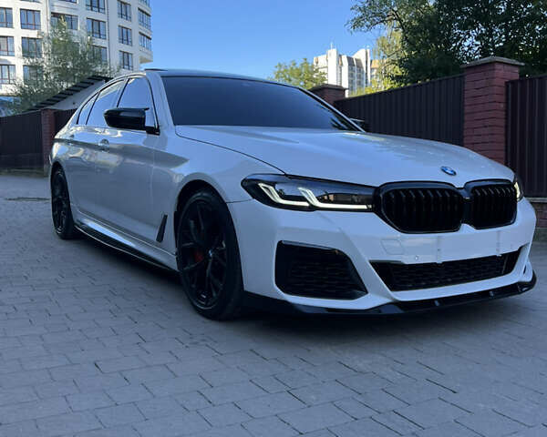 Белый БМВ 5 Серия, объемом двигателя 3 л и пробегом 45 тыс. км за 45990 $, фото 6 на Automoto.ua