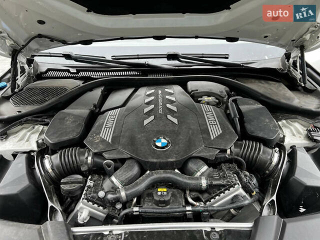 Білий БМВ 5 Серія, об'ємом двигуна 3 л та пробігом 44 тис. км за 11600 $, фото 11 на Automoto.ua