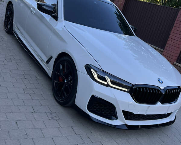 Белый БМВ 5 Серия, объемом двигателя 3 л и пробегом 45 тыс. км за 45990 $, фото 7 на Automoto.ua